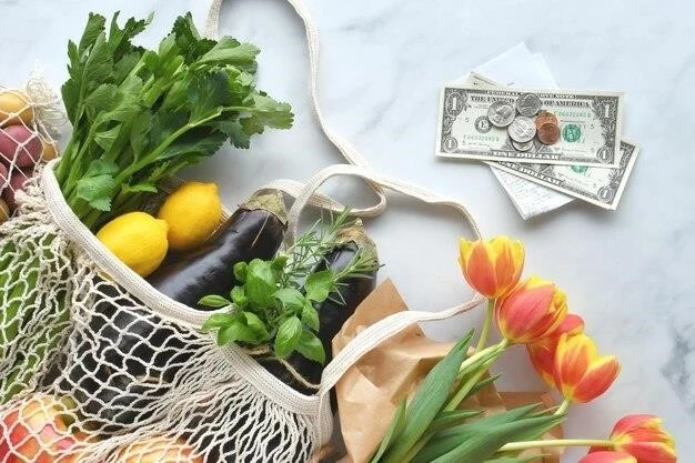 Почему все деньги идут на питание: причины и способы экономии